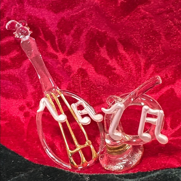 Festive Holiday Musical Decor Set - Picture 4 of 4